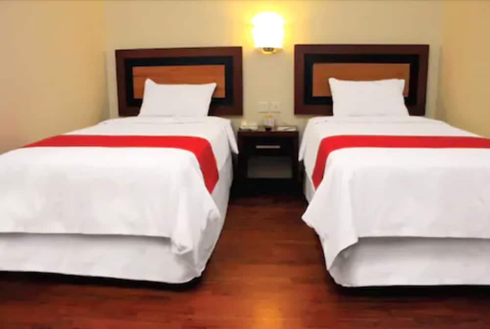 Lampion Hotel Solo ภายนอก รูปภาพ