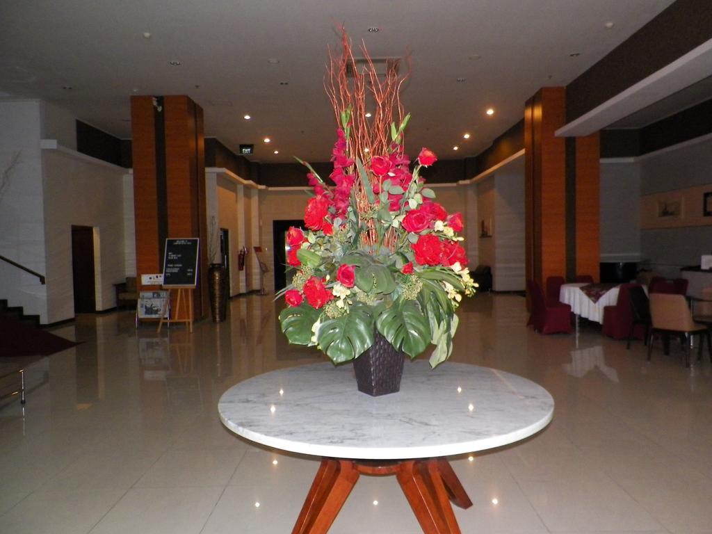 Lampion Hotel Solo ภายนอก รูปภาพ