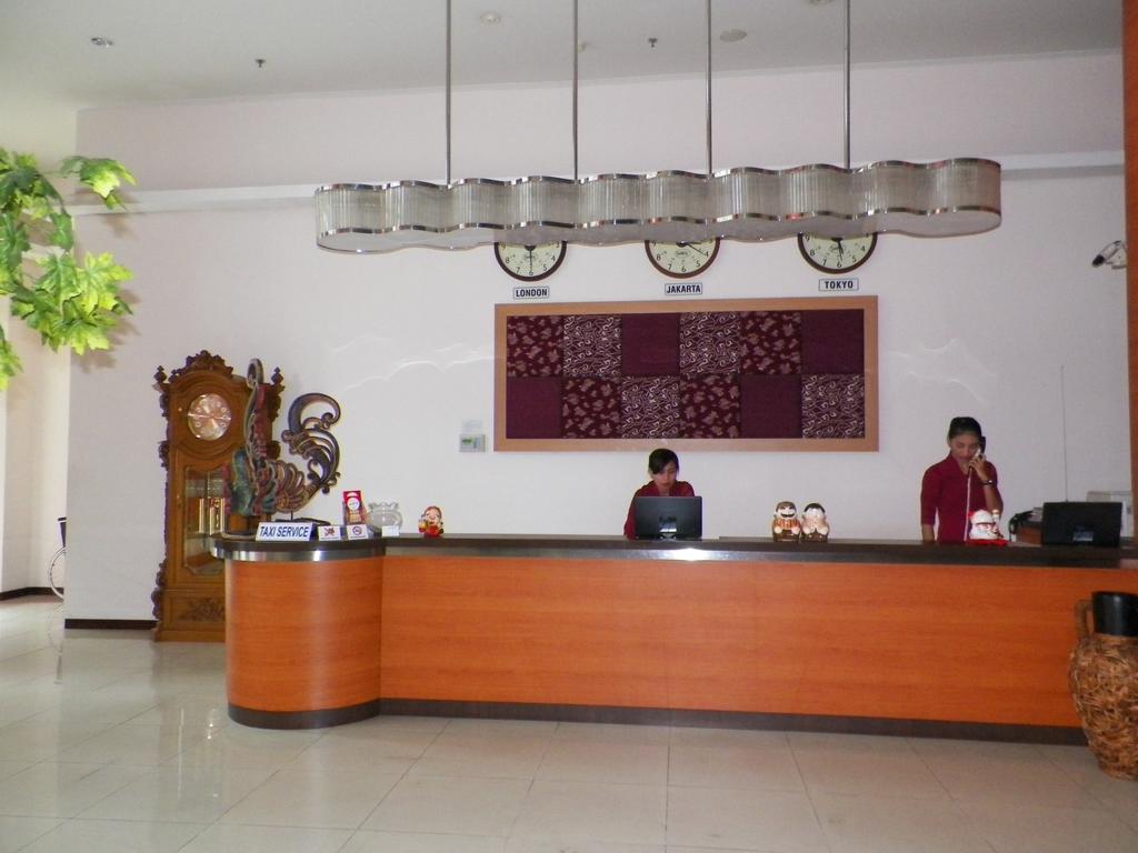 Lampion Hotel Solo ภายนอก รูปภาพ
