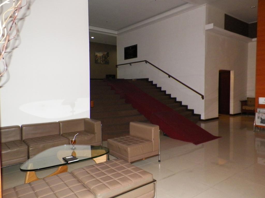 Lampion Hotel Solo ภายนอก รูปภาพ