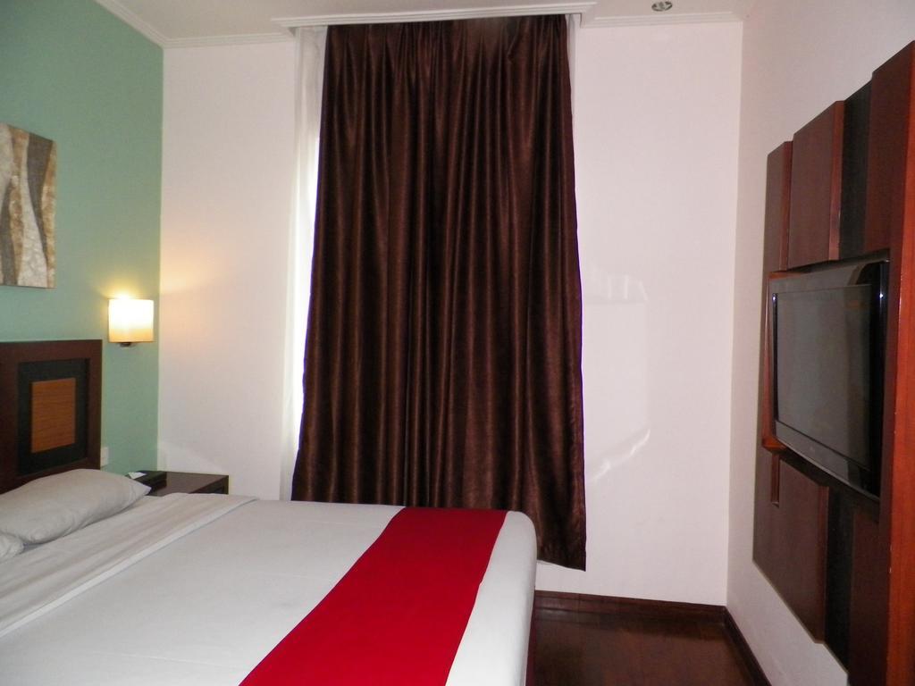Lampion Hotel Solo ภายนอก รูปภาพ